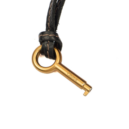 Chloe Shoulder Bag Paddington in Black, Leather — Detail View