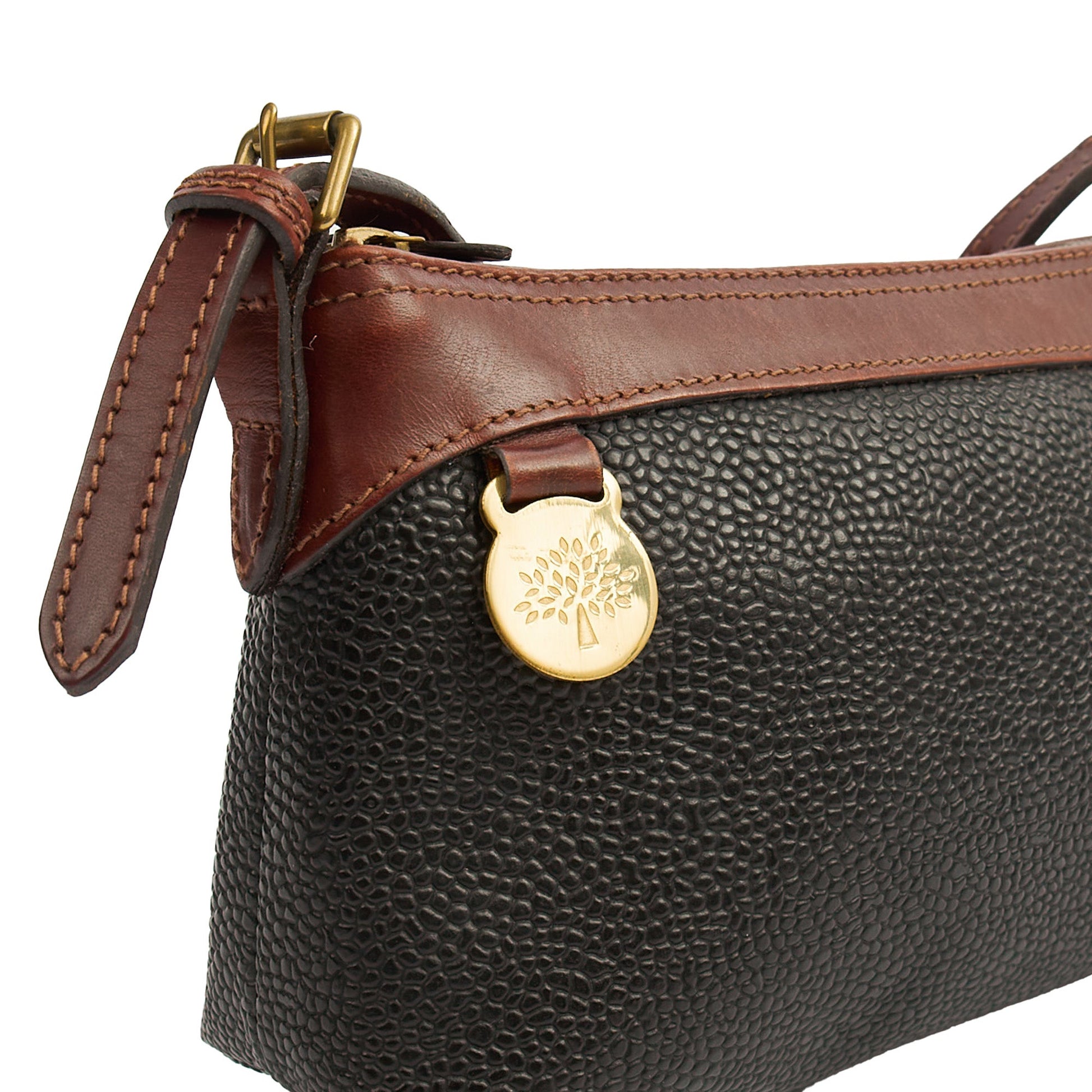 Mulberry Cross Body Vintage Shoulder Bag in Black, Scotchgrain — Lifestyle View