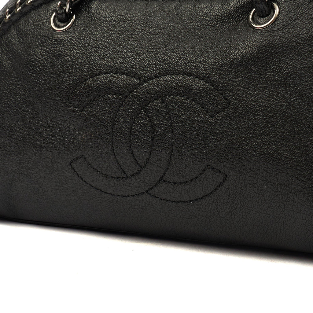 Chanel Tote Luxe Ligne Tote in Black, Lambskin Leather — Back View