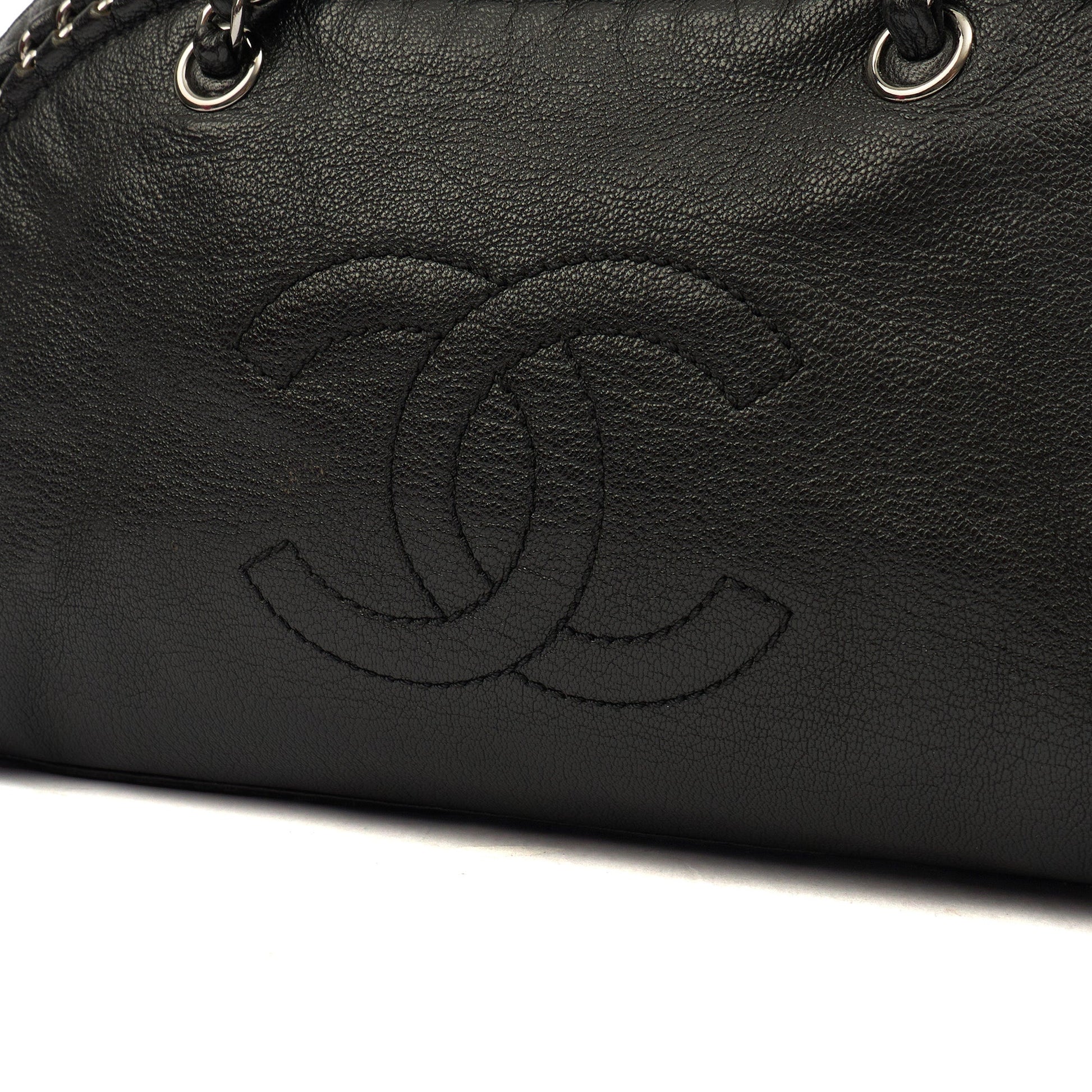 Chanel Tote Luxe Ligne Tote in Black, Lambskin Leather — Back View