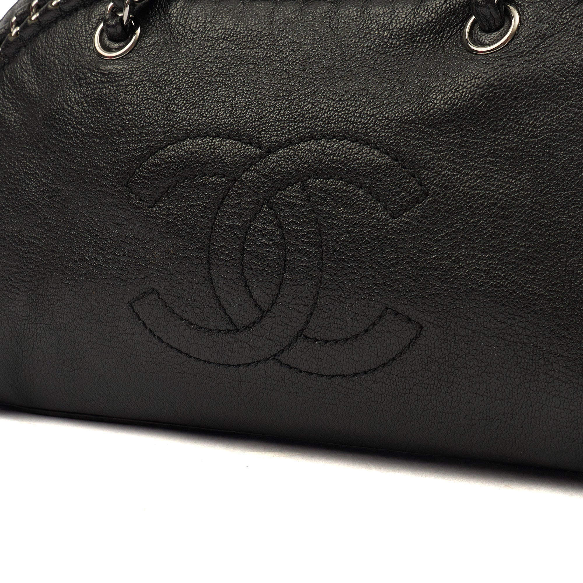 Chanel Tote Luxe Ligne Tote in Black, Lambskin Leather — Back View