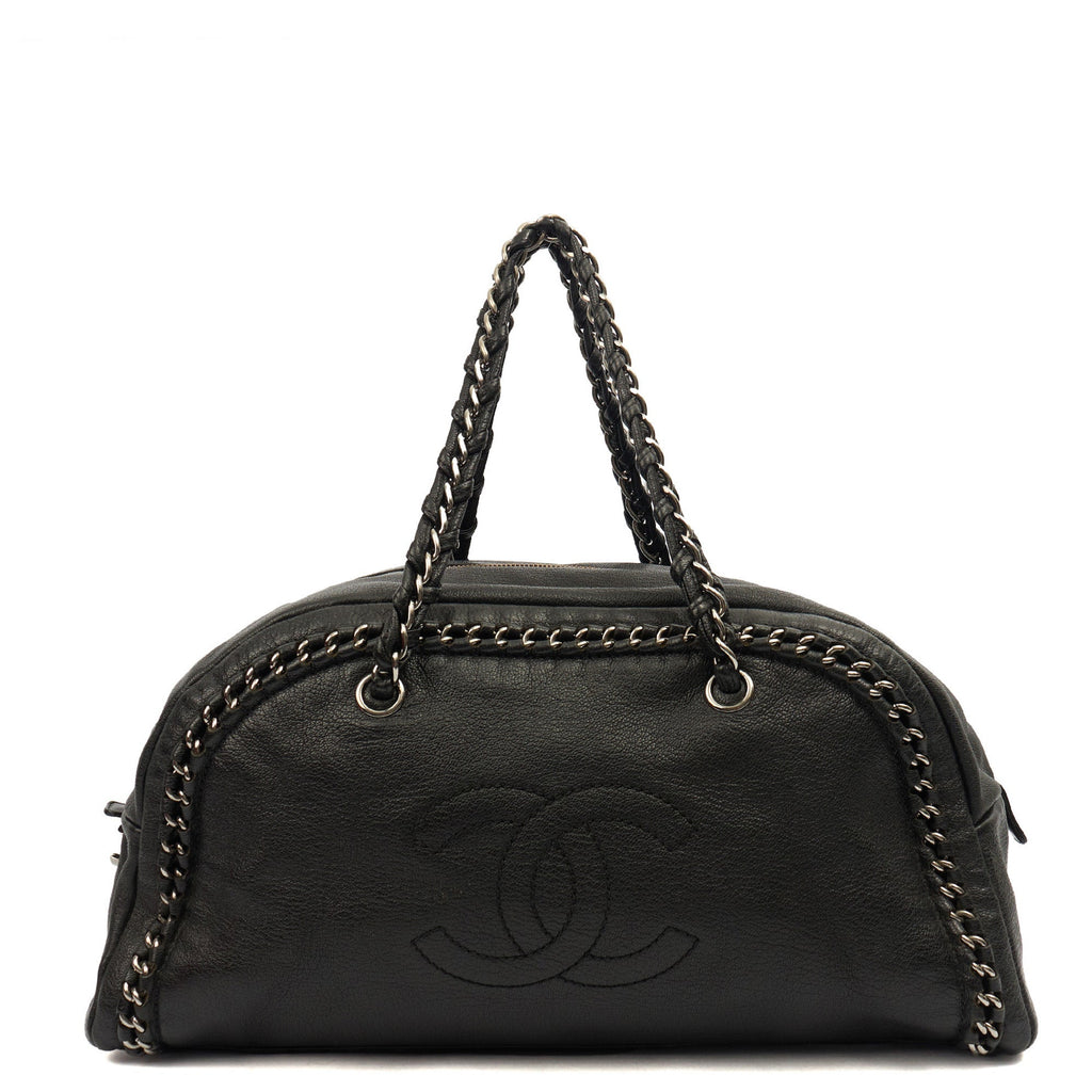 Chanel Tote Luxe Ligne Tote in Black, Lambskin Leather — Front View