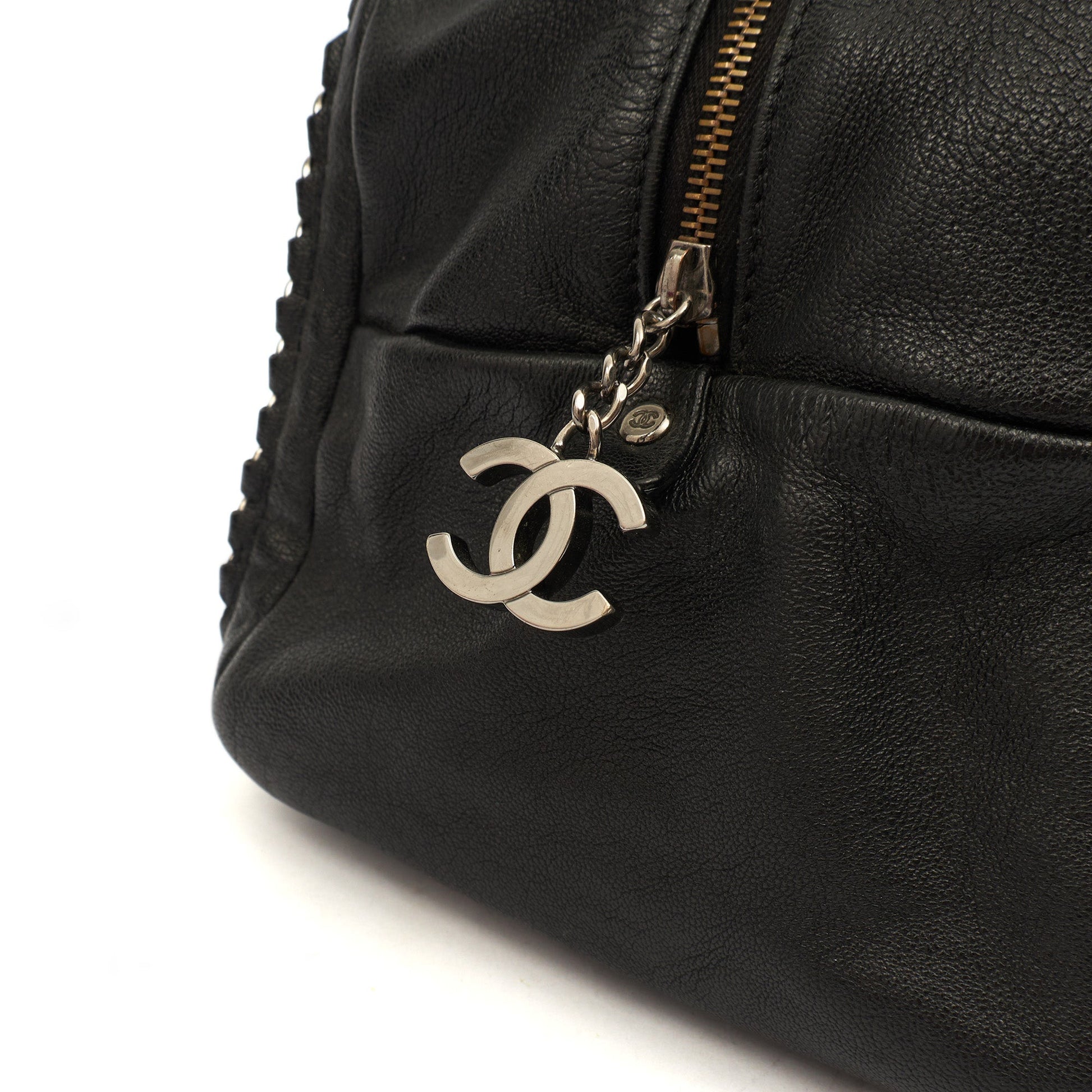 Chanel Tote Luxe Ligne Tote in Black, Lambskin Leather — Alternate View 8