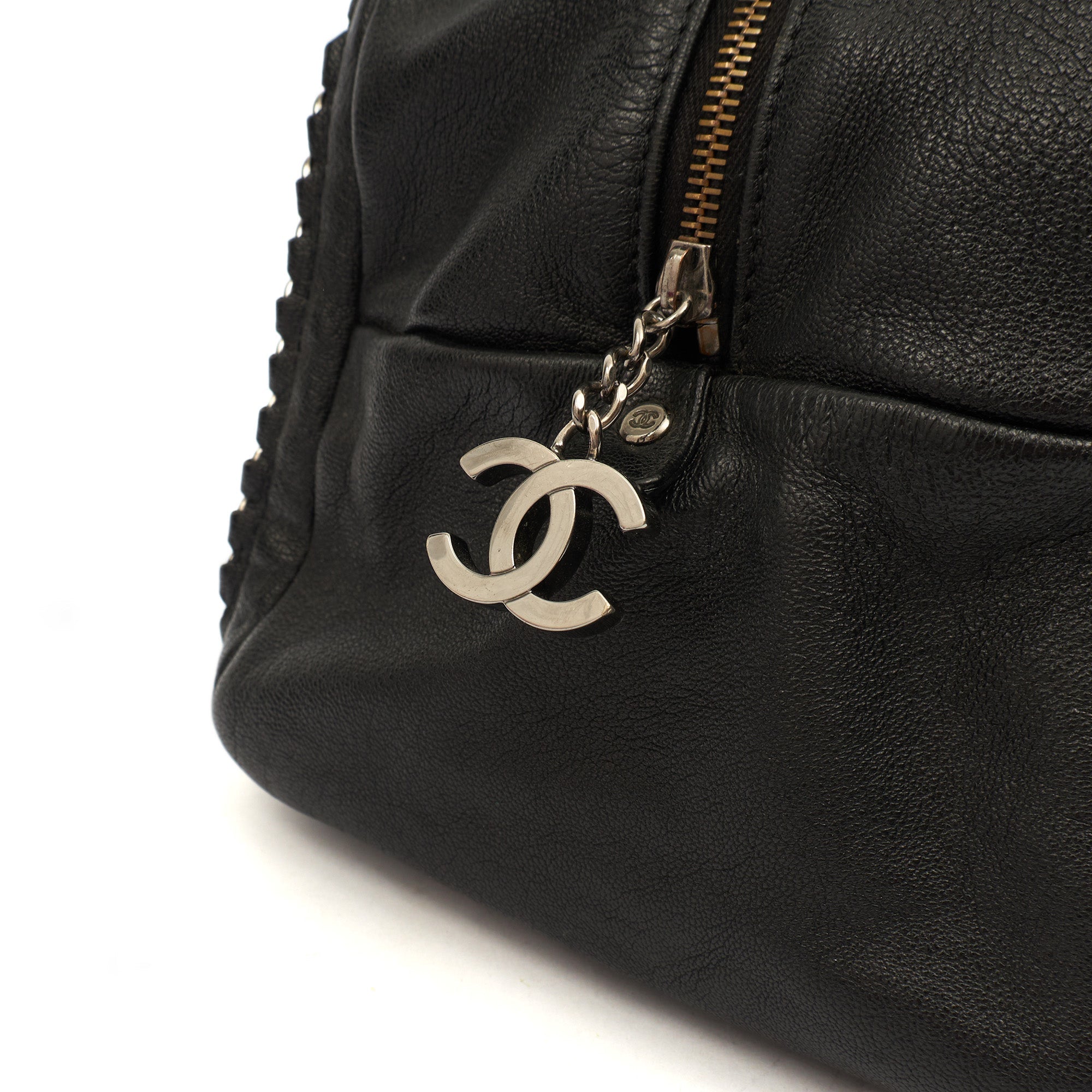 Chanel Tote Luxe Ligne Tote in Black, Lambskin Leather — Alternate View 8