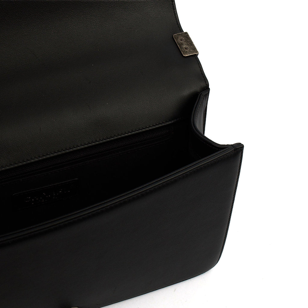 Chanel Shoulder Bag Boy - Large in Black, Lambskin Leather — Alternate View 10