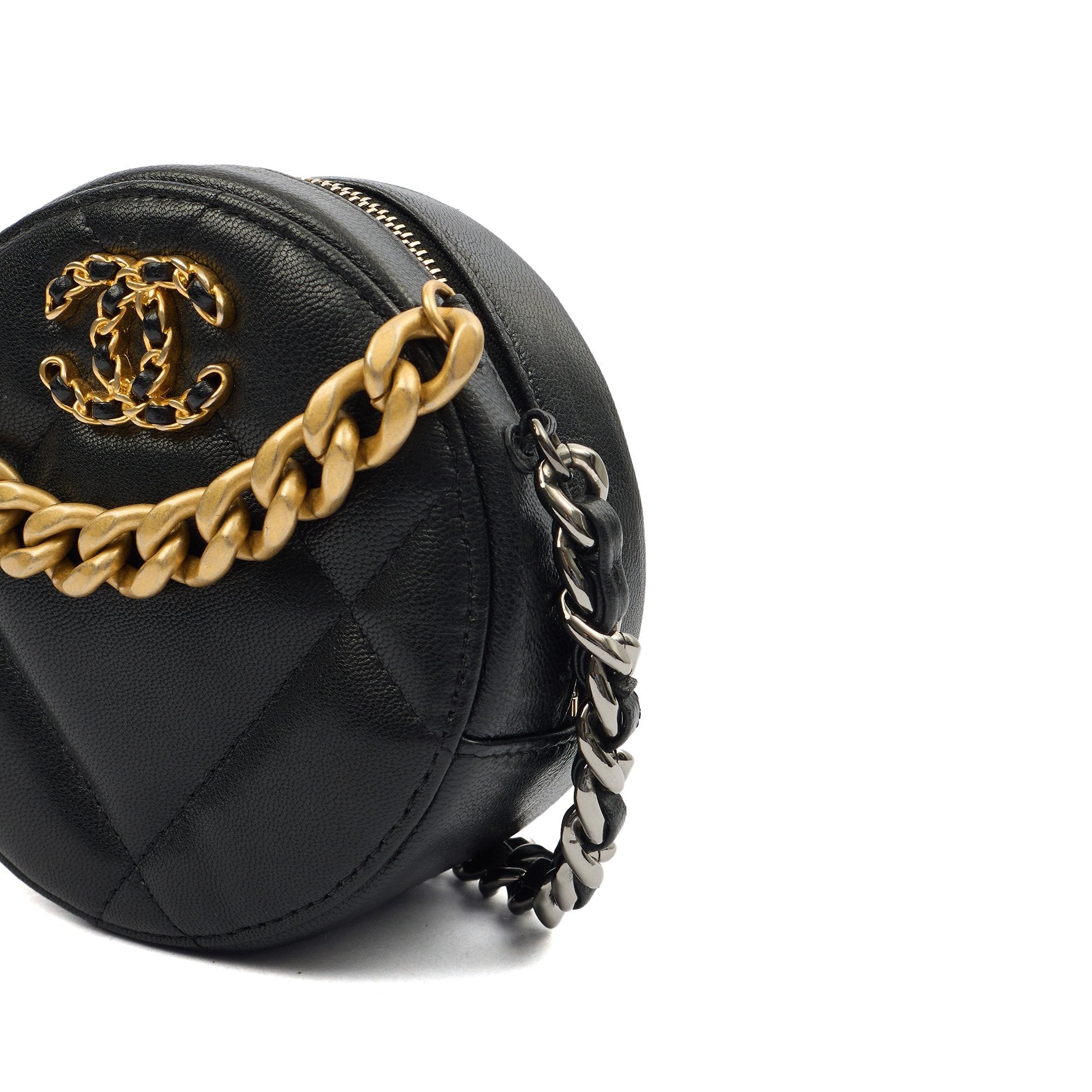 Chanel Cross Body Chain Around - Clutch in Black, Lambskin Leather — Alternate View 7