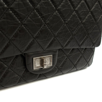 Chanel Shoulder Bag 2.55 Reissue - Maxi in Black, Crinkled Calfskin Leather — Alternate View 30