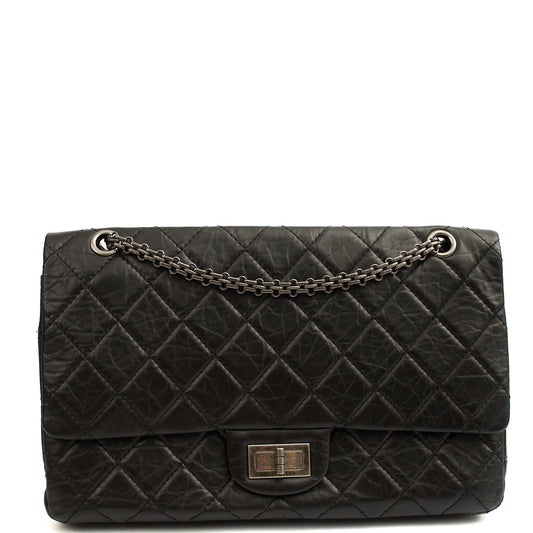 Chanel Shoulder Bag 2.55 Reissue - Maxi in Black, Crinkled Calfskin Leather — Front View