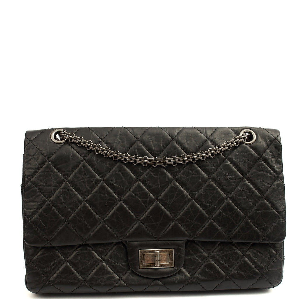 Chanel Shoulder Bag 2.55 Reissue - Maxi in Black, Crinkled Calfskin Leather — Alternate View 23