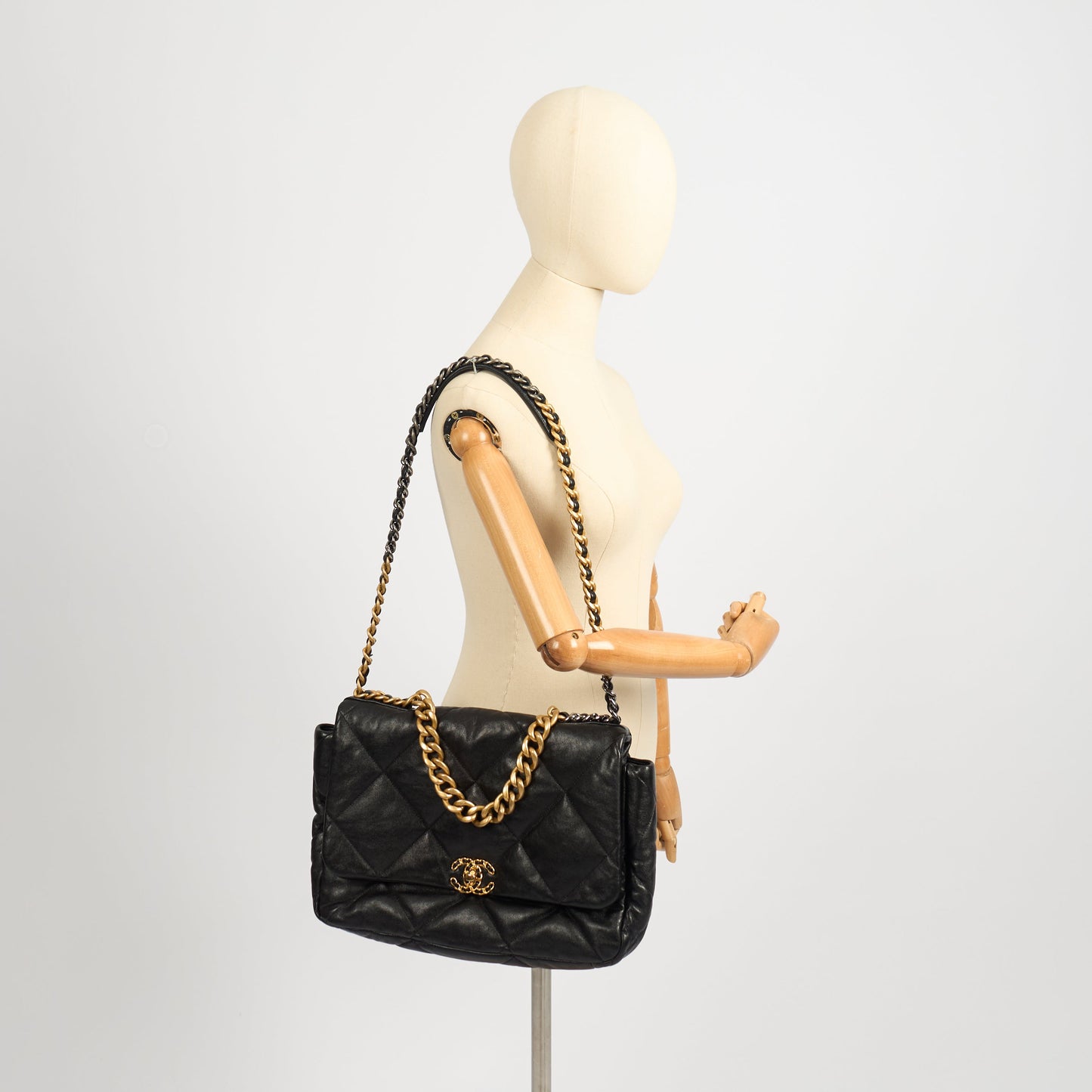 Chanel Shoulder Bag Chanel 19 Maxi in Black, Calfskin Leather — Side View