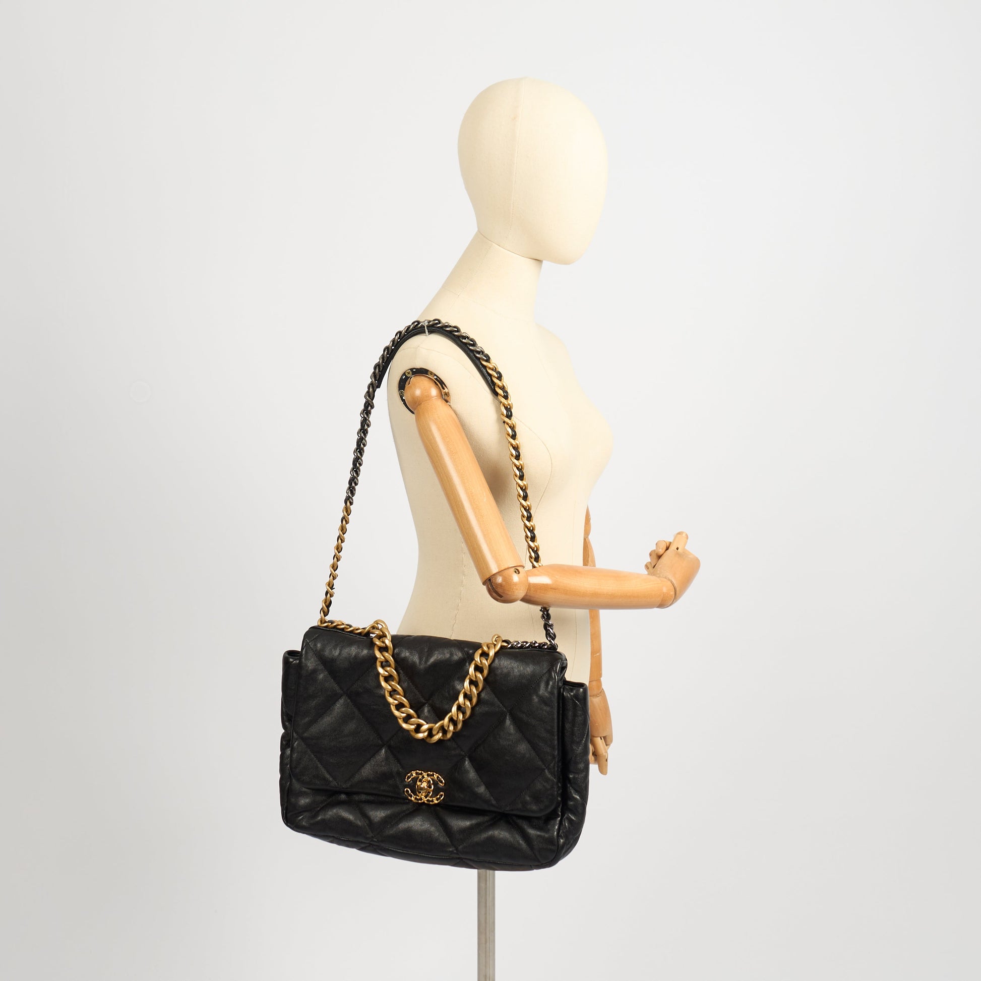 Chanel Shoulder Bag Chanel 19 Maxi in Black, Calfskin Leather — Side View