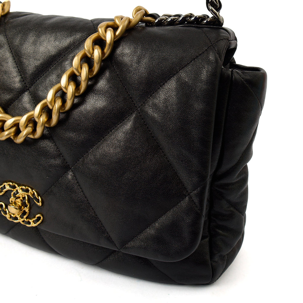Chanel Shoulder Bag Chanel 19 Maxi in Black, Calfskin Leather — Alternate View 8