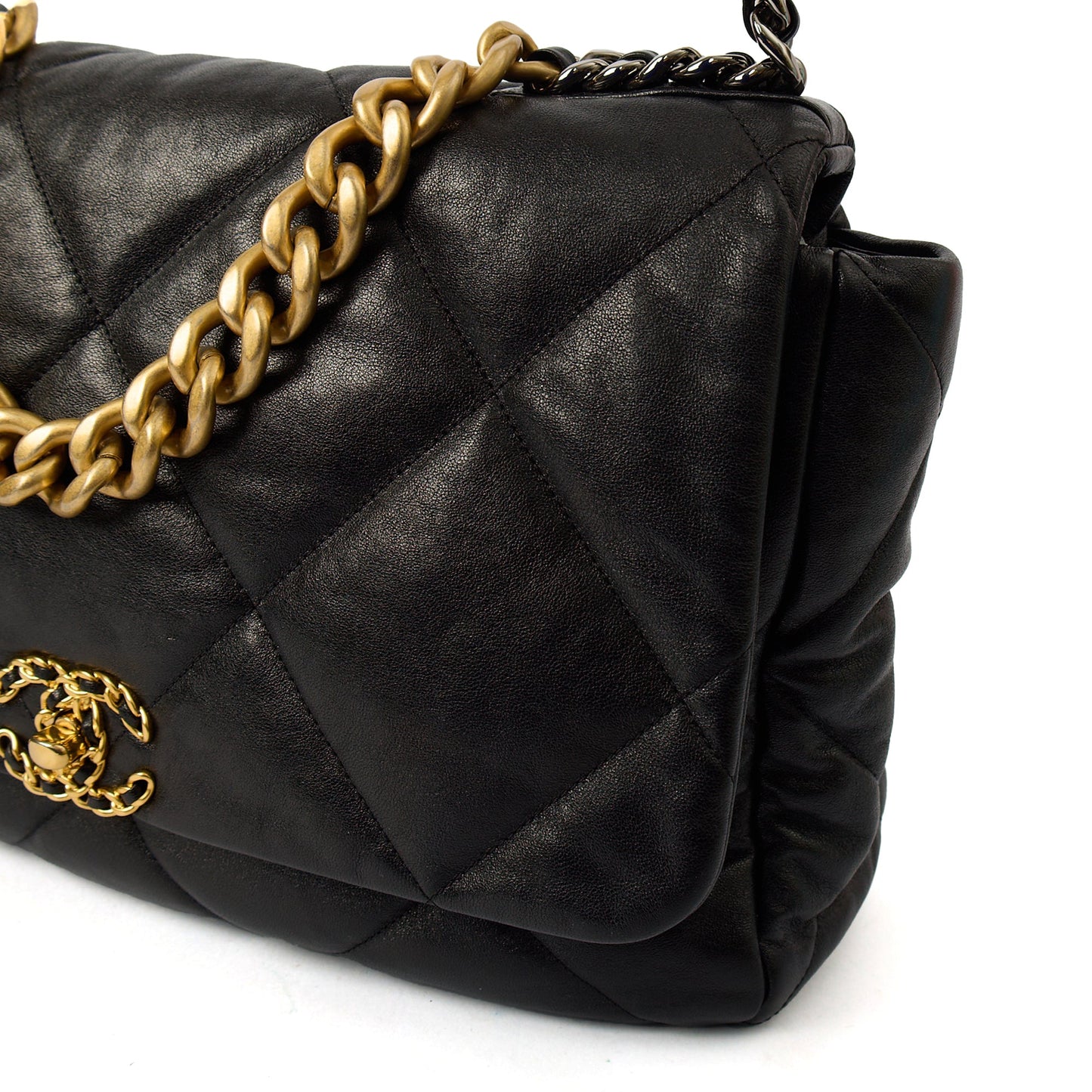 Chanel Shoulder Bag Chanel 19 Maxi in Black, Calfskin Leather — Alternate View 8
