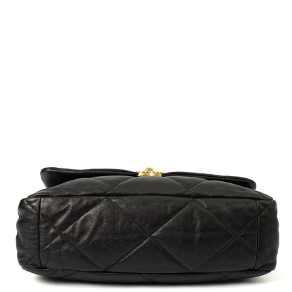 Chanel Shoulder Bag Chanel 19 Maxi in Black, Calfskin Leather — Detail View
