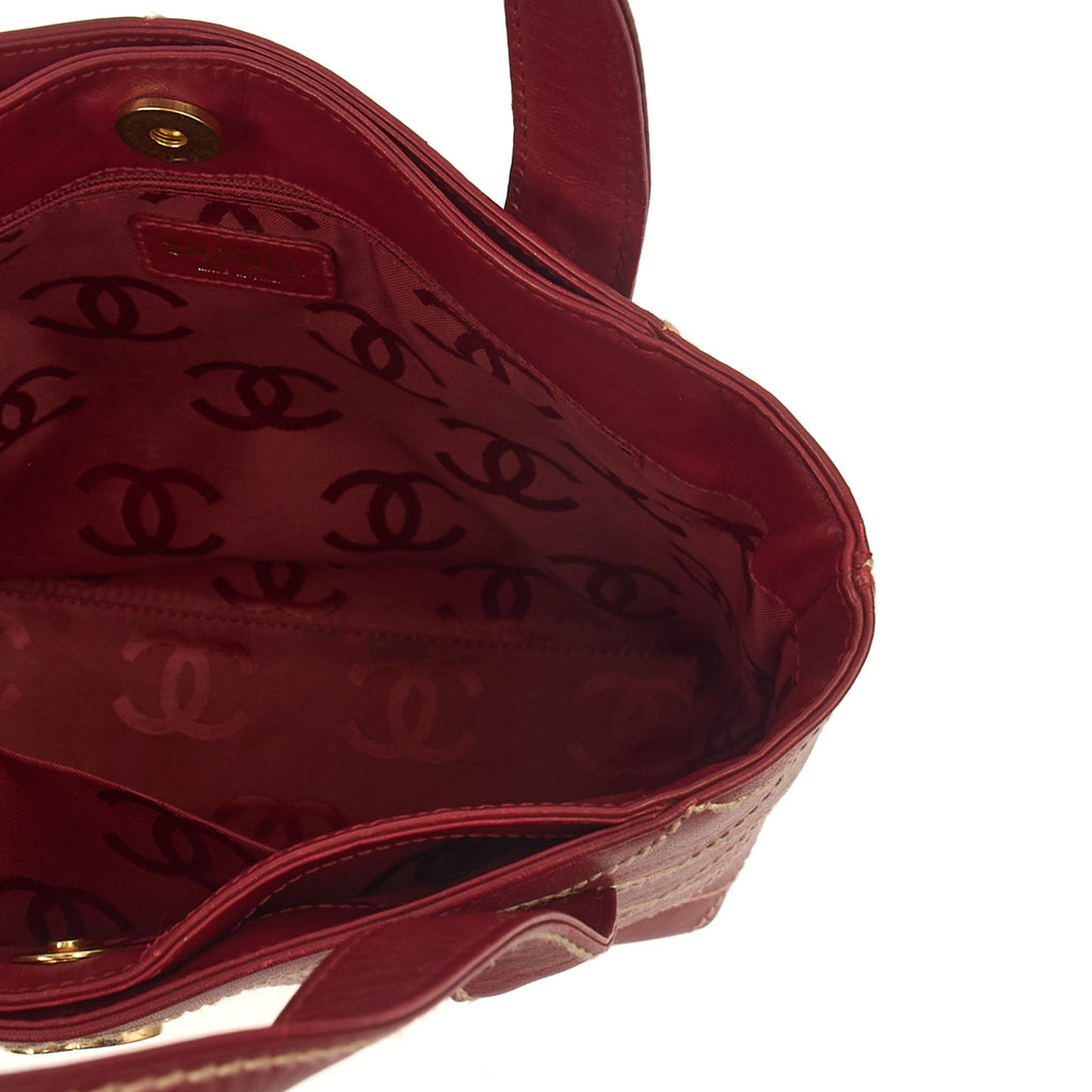 Chanel Tote Vintage Tote in Red, Calfskin Leather — Alternate View 18