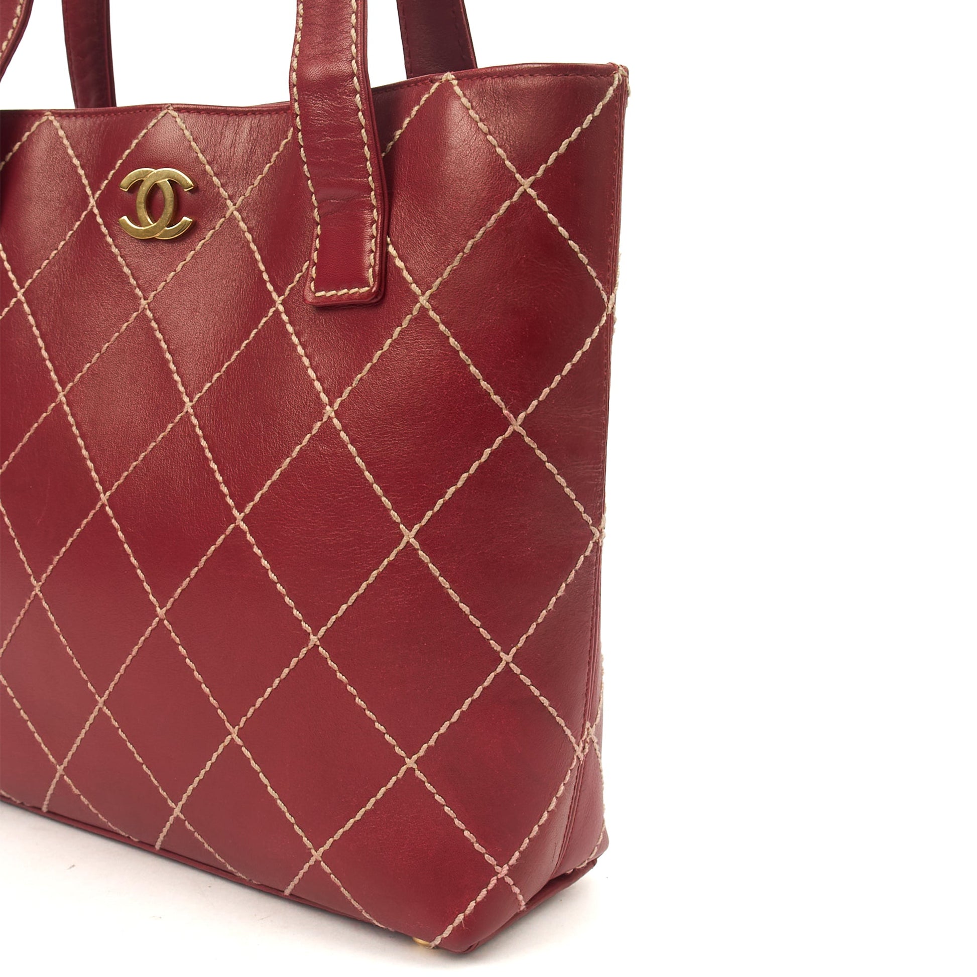 Chanel Tote Vintage Tote in Red, Calfskin Leather — Alternate View 25