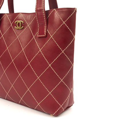 Chanel Tote Vintage Tote in Red, Calfskin Leather — Alternate View 16