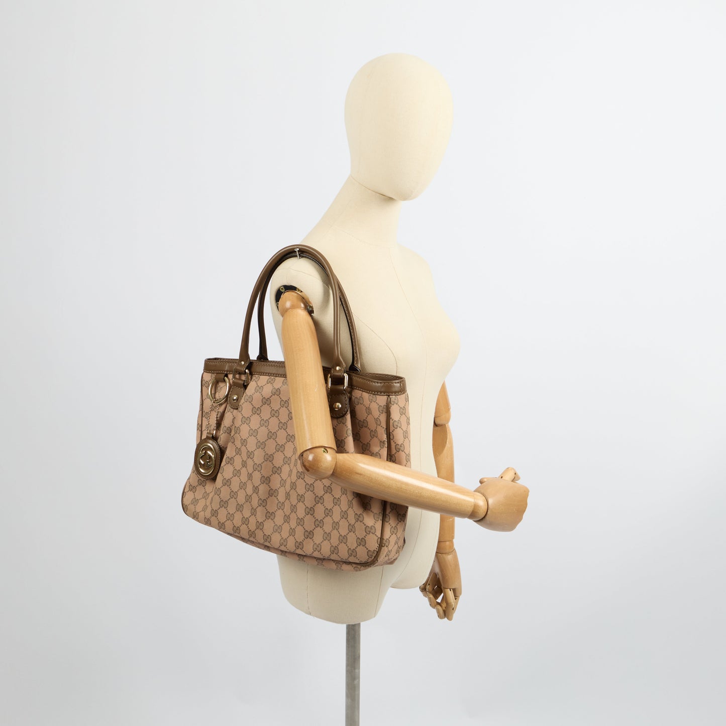 Gucci Shoulder Bag Sukey Tote Bag Small in Multi, GG Canvas — Side View