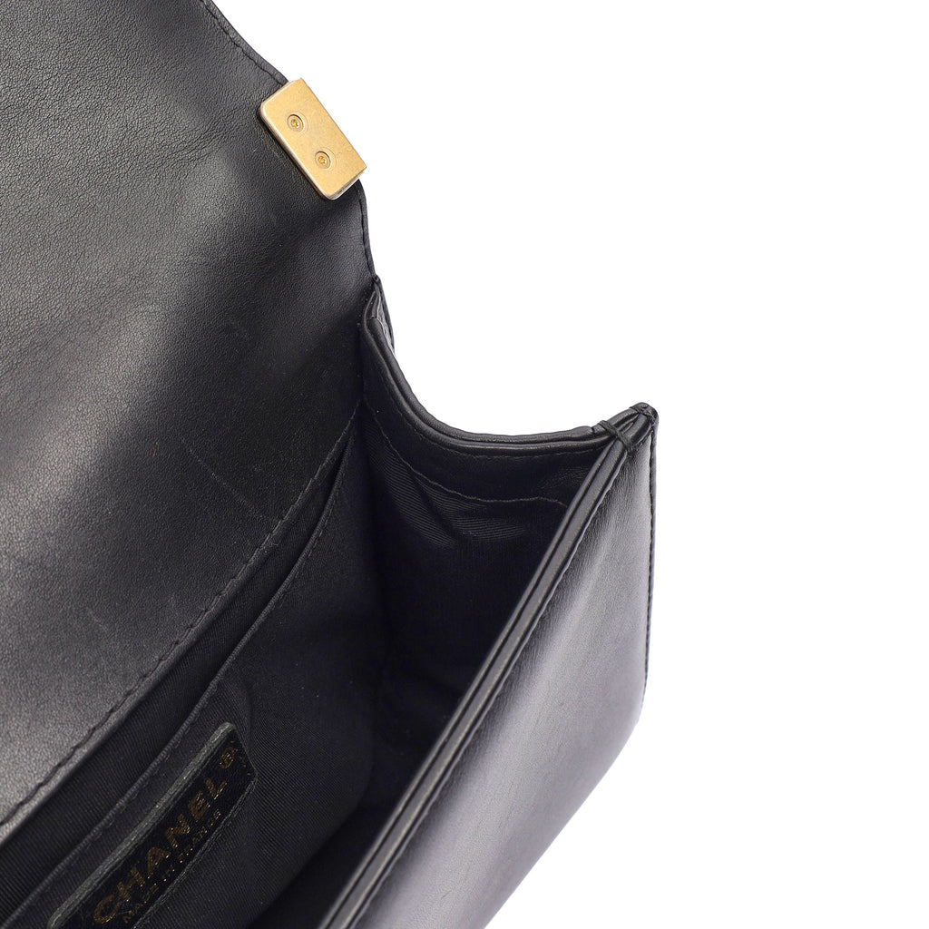 Chanel Shoulder Bag Boy Top Handle - Medium in Black, Calfskin Leather — Alternate View 10