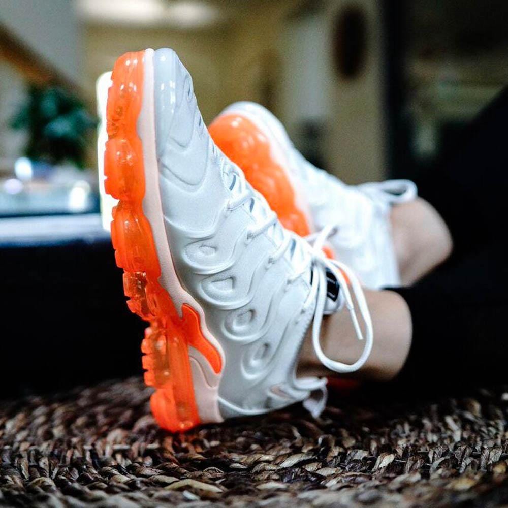 Nike Air VaporMax Plus Wmns Creamsicle — UK 2.5 | EU 35.5 | US 5 — Side View
