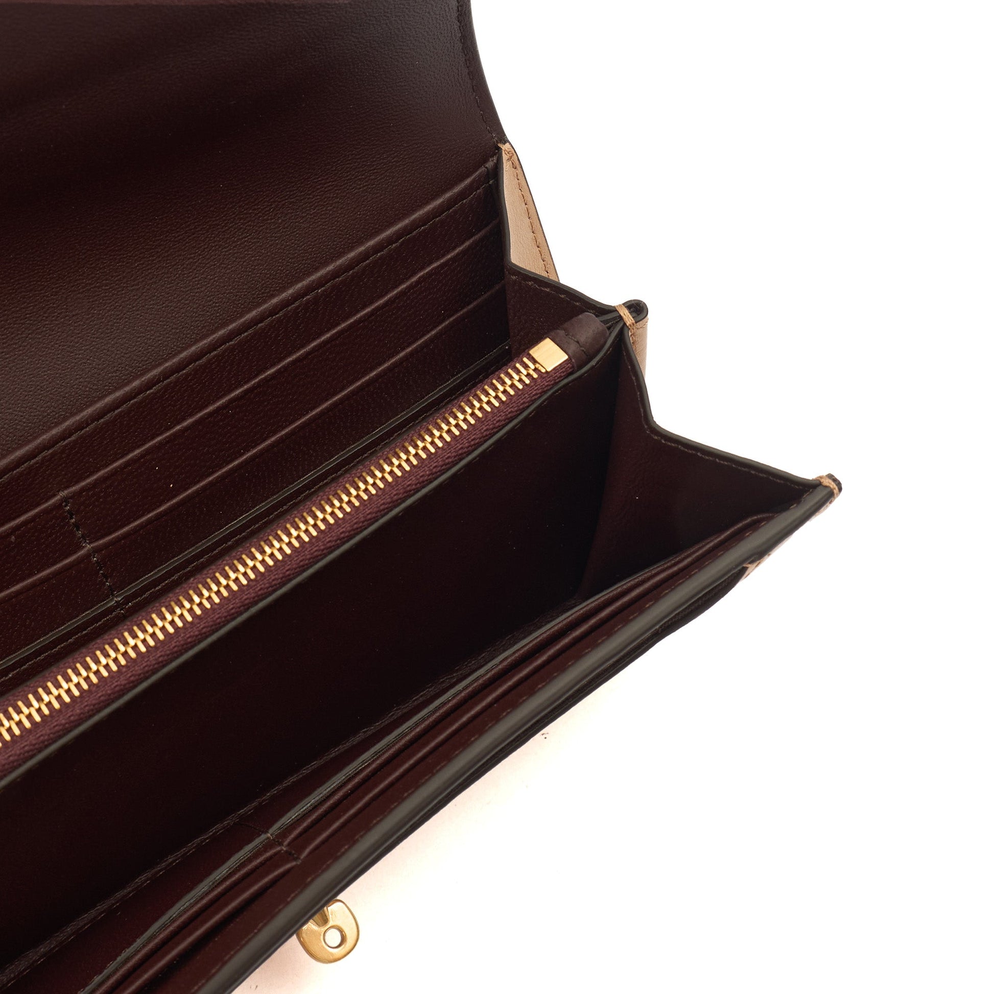 Mulberry Purse Darley Wallet - Medium in Maple, Leather — Lifestyle View