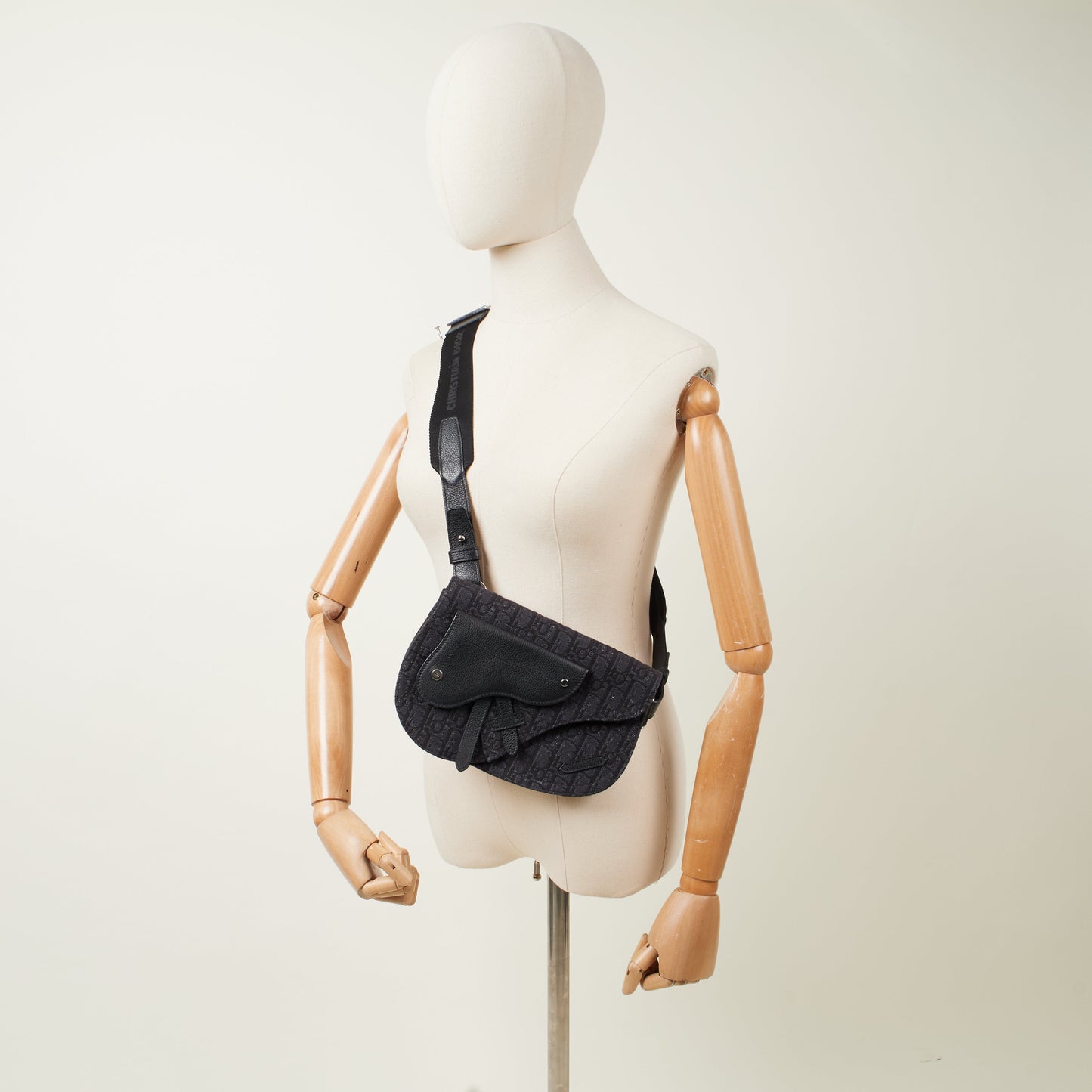 Christian Dior Cross Body Homme - Saddle Bag in Black, Fabric — Alternate View 14
