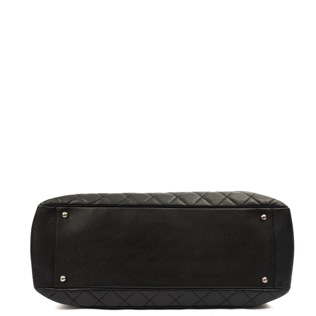 Chanel Tote Grand Shopping Tote XL in Black, Caviar Leather — Detail View