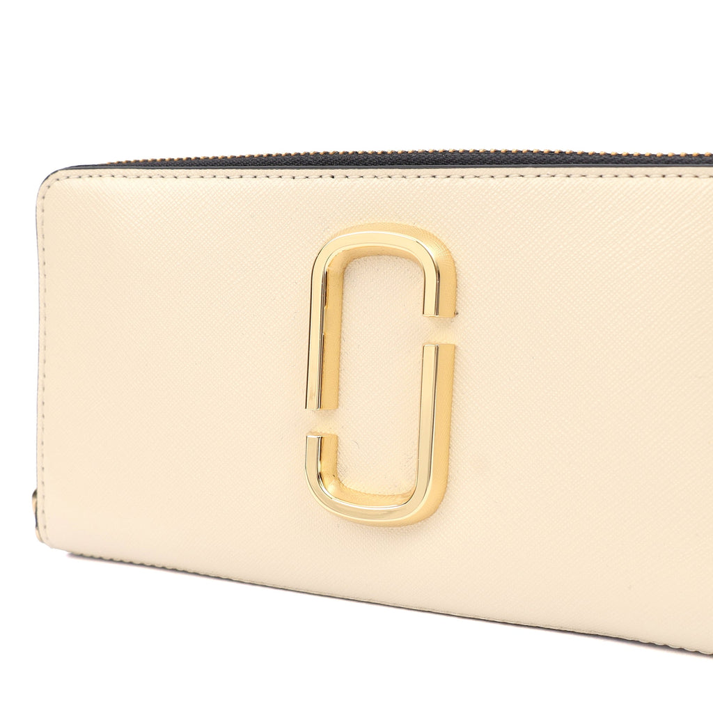 Marc Jacobs Purse Classic Wallet in Neutral, Leather — Alternate View 18
