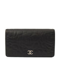 Chanel Wallet Camellia - Wallet in Black, Lambskin Leather — Front View