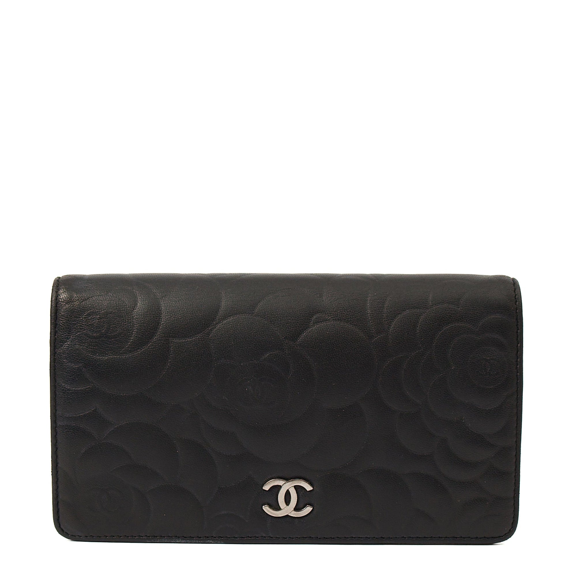 Chanel Wallet Camellia - Wallet in Black, Lambskin Leather — Front View