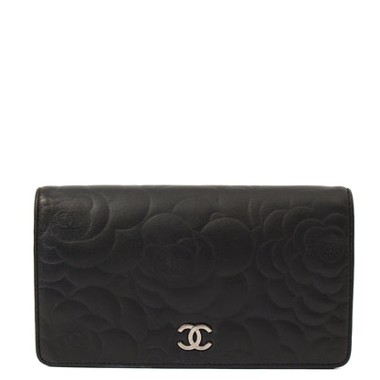 Chanel Wallet Camellia - Wallet in Black, Lambskin Leather — Front View