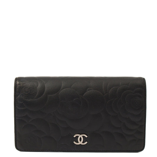 Chanel Wallet Camellia - Wallet in Black, Lambskin Leather — Front View
