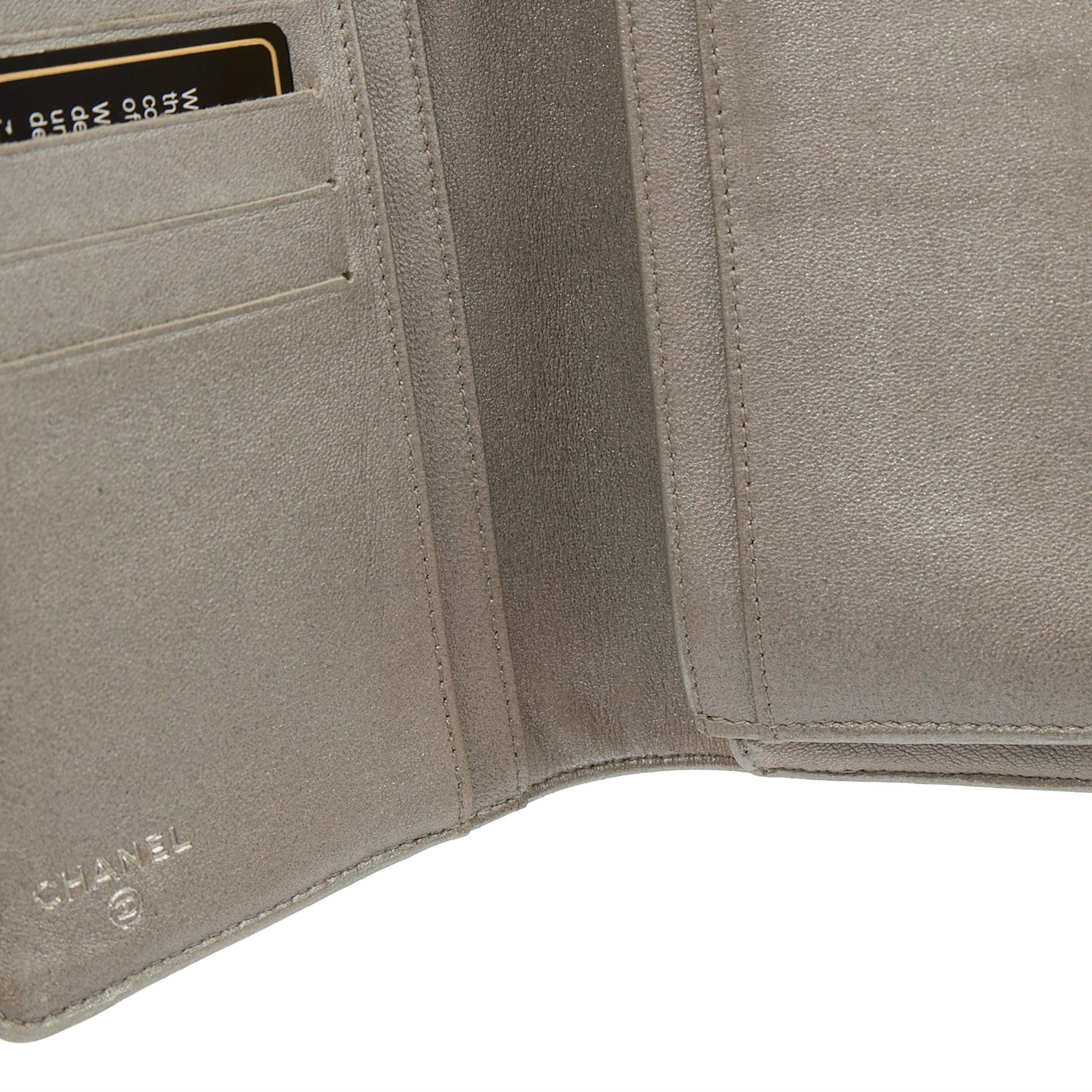 Chanel Wallet Camellia - Wallet in Black, Lambskin Leather — Alternate View 8