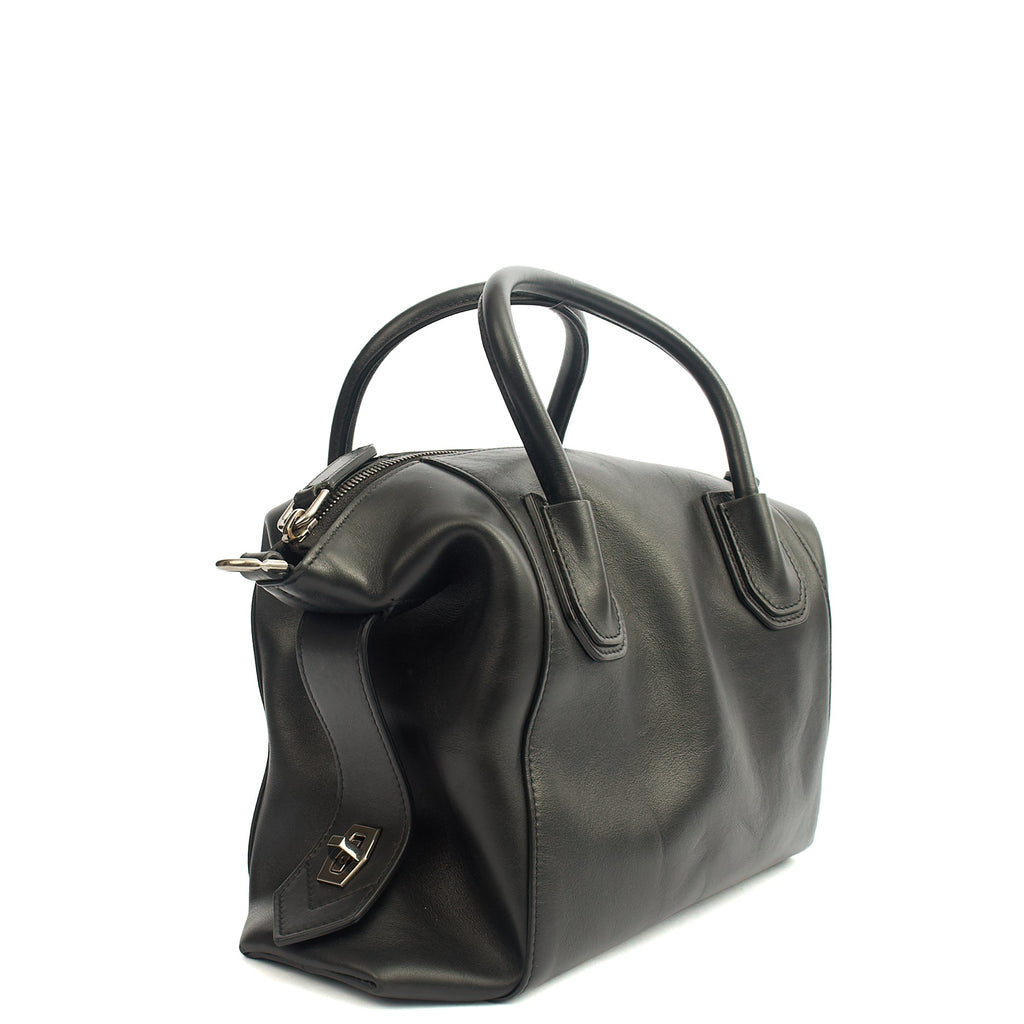 Givenchy Shoulder Bag Antigona Soft - Medium in Black, Leather — Side View