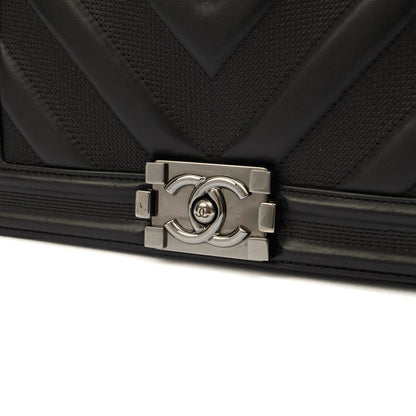 Chanel Shoulder Bag Boy - Medium in Black, Calfskin Leather — Alternate View 12