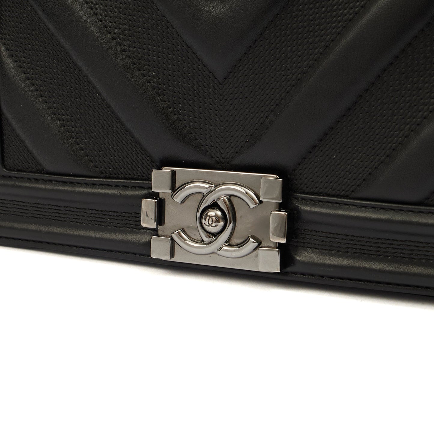 Chanel Shoulder Bag Boy - Medium in Black, Calfskin Leather — Alternate View 18