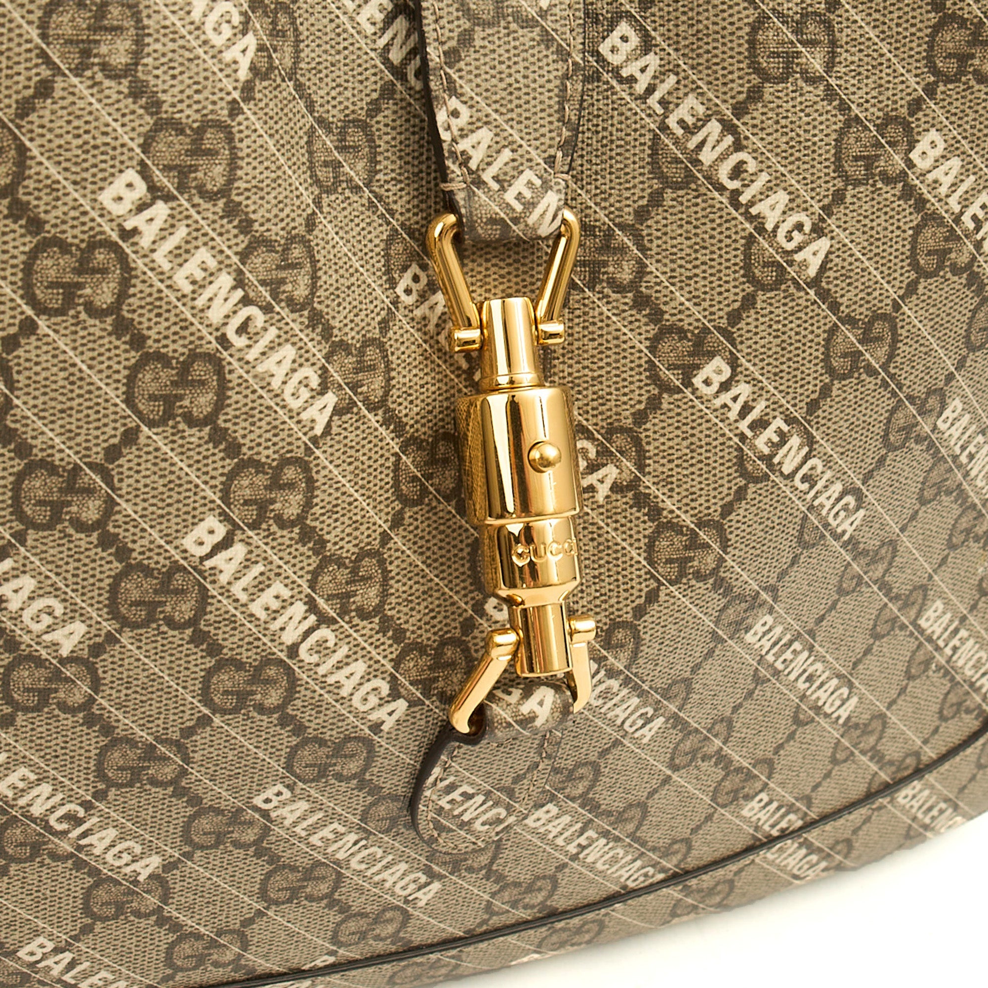 Gucci Shoulder Bag Jackie in GG Supreme, Leather — Lifestyle View