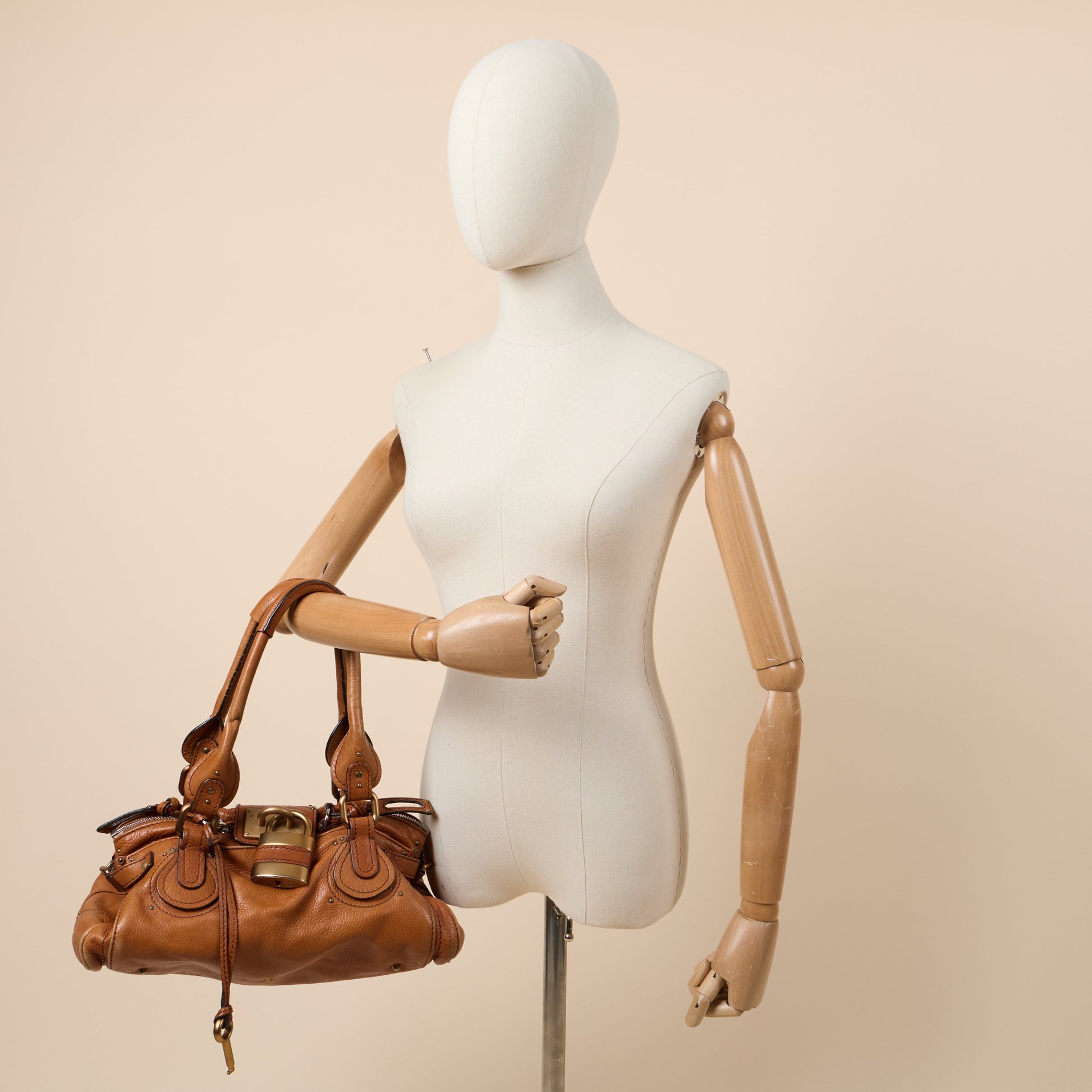 Chloe Shoulder Bag Paddington in Brown, Leather — Side View