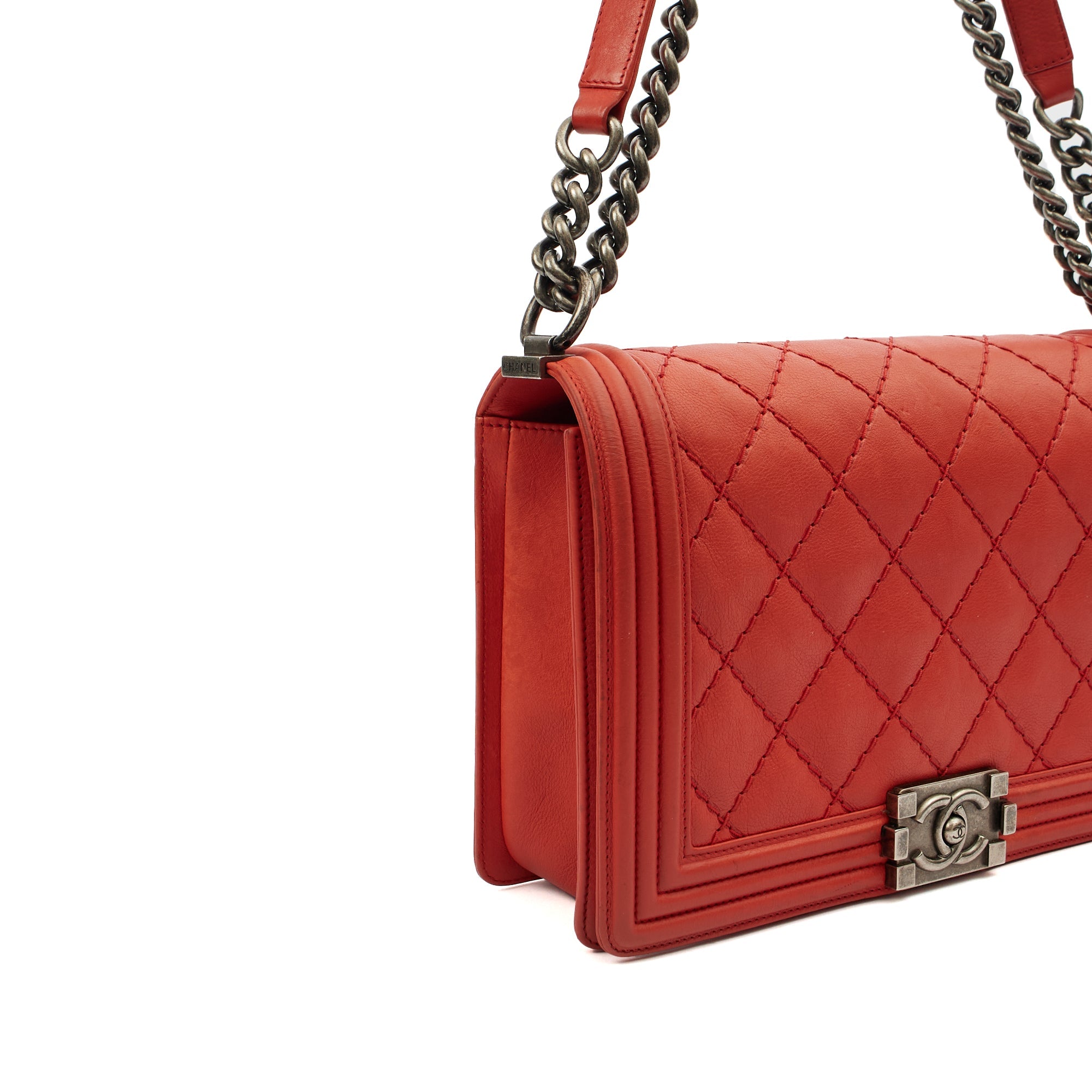 Chanel Shoulder Bag Boy - Medium in Red, Calfskin Leather — Alternate View 15