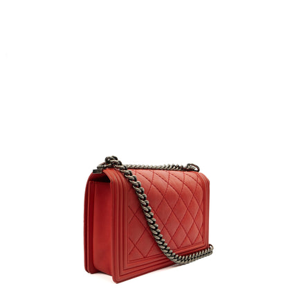 Chanel Shoulder Bag Boy - Medium in Red, Calfskin Leather — Alternate View 12