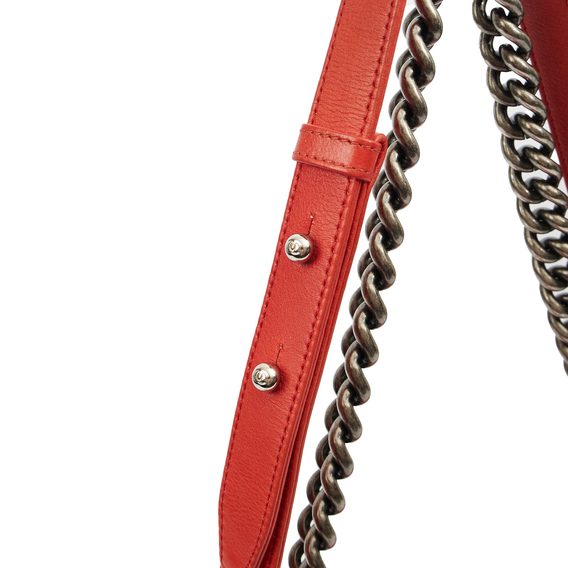 Chanel Shoulder Bag Boy - Medium in Red, Calfskin Leather — Alternate View 28