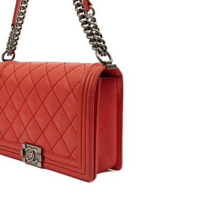 Chanel Shoulder Bag Boy - Medium in Red, Calfskin Leather — Alternate View 7