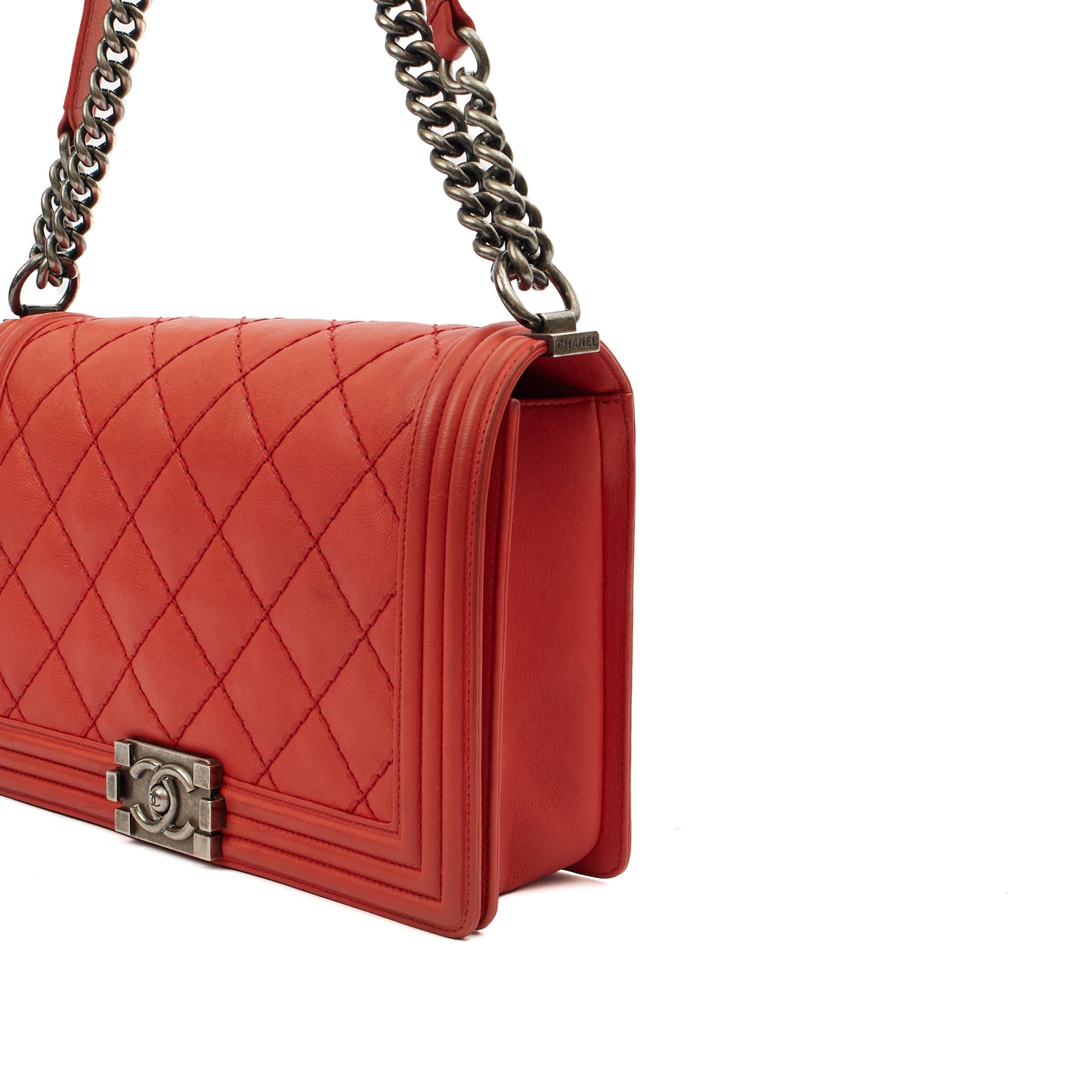 Chanel Shoulder Bag Boy - Medium in Red, Calfskin Leather — Alternate View 27