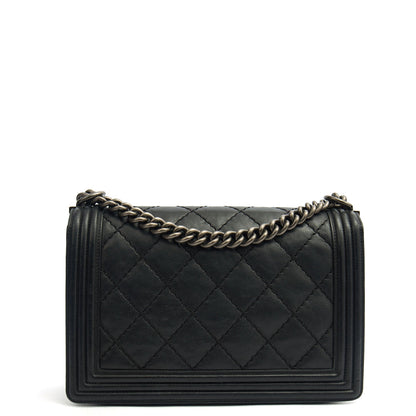 Chanel Shoulder Bag Boy - New Medium in Black, Calfskin Leather — Alternate View 21