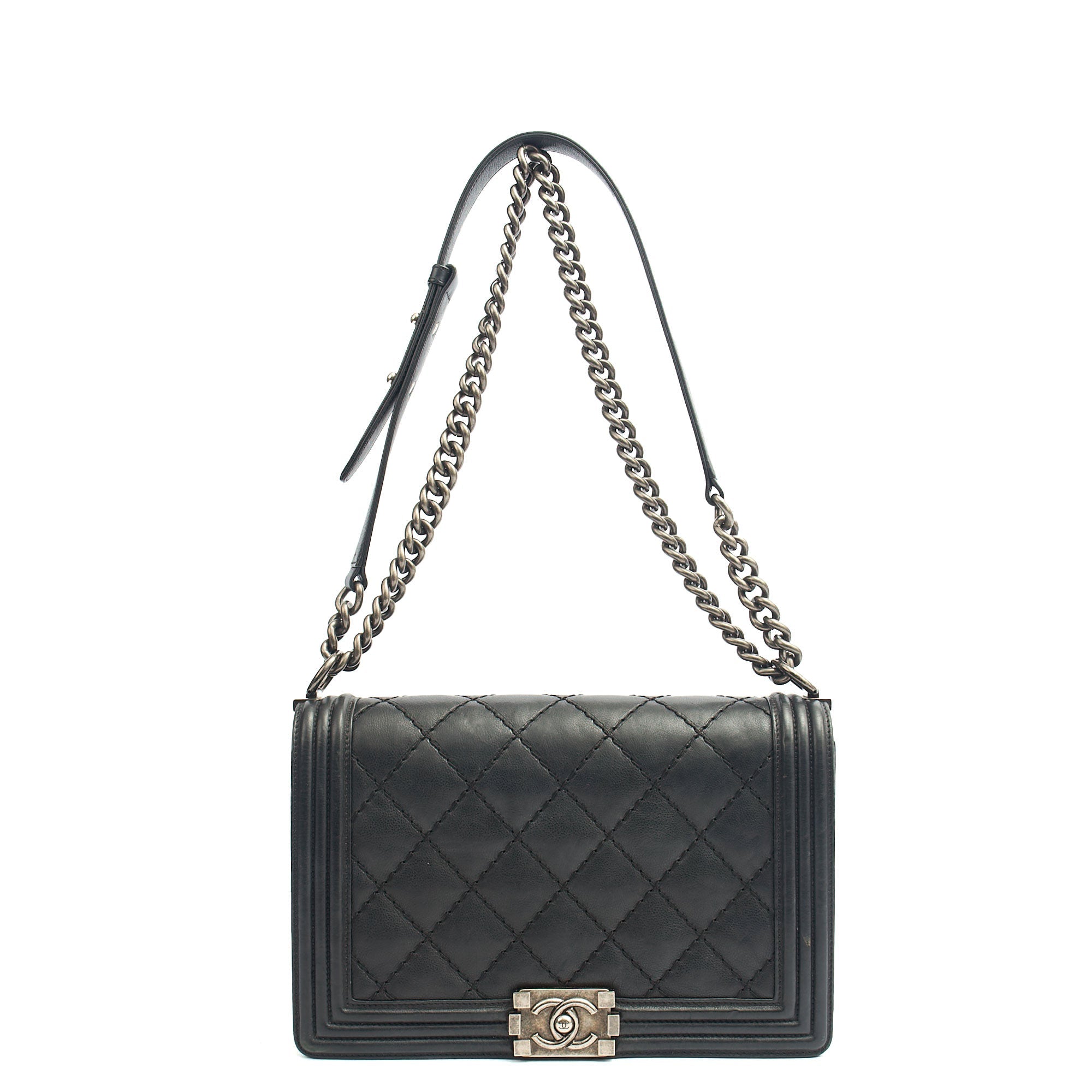 Chanel Shoulder Bag Boy - New Medium in Black, Calfskin Leather — Detail View