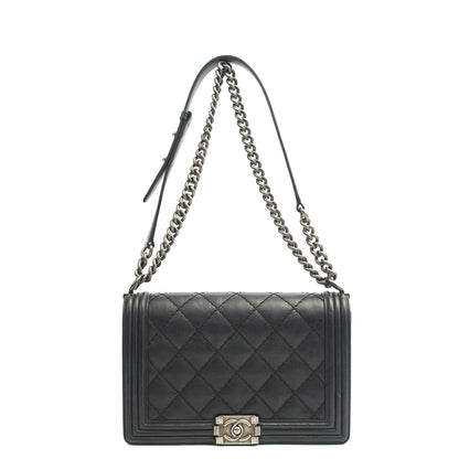Chanel Shoulder Bag Boy - New Medium in Black, Calfskin Leather — Alternate View 23