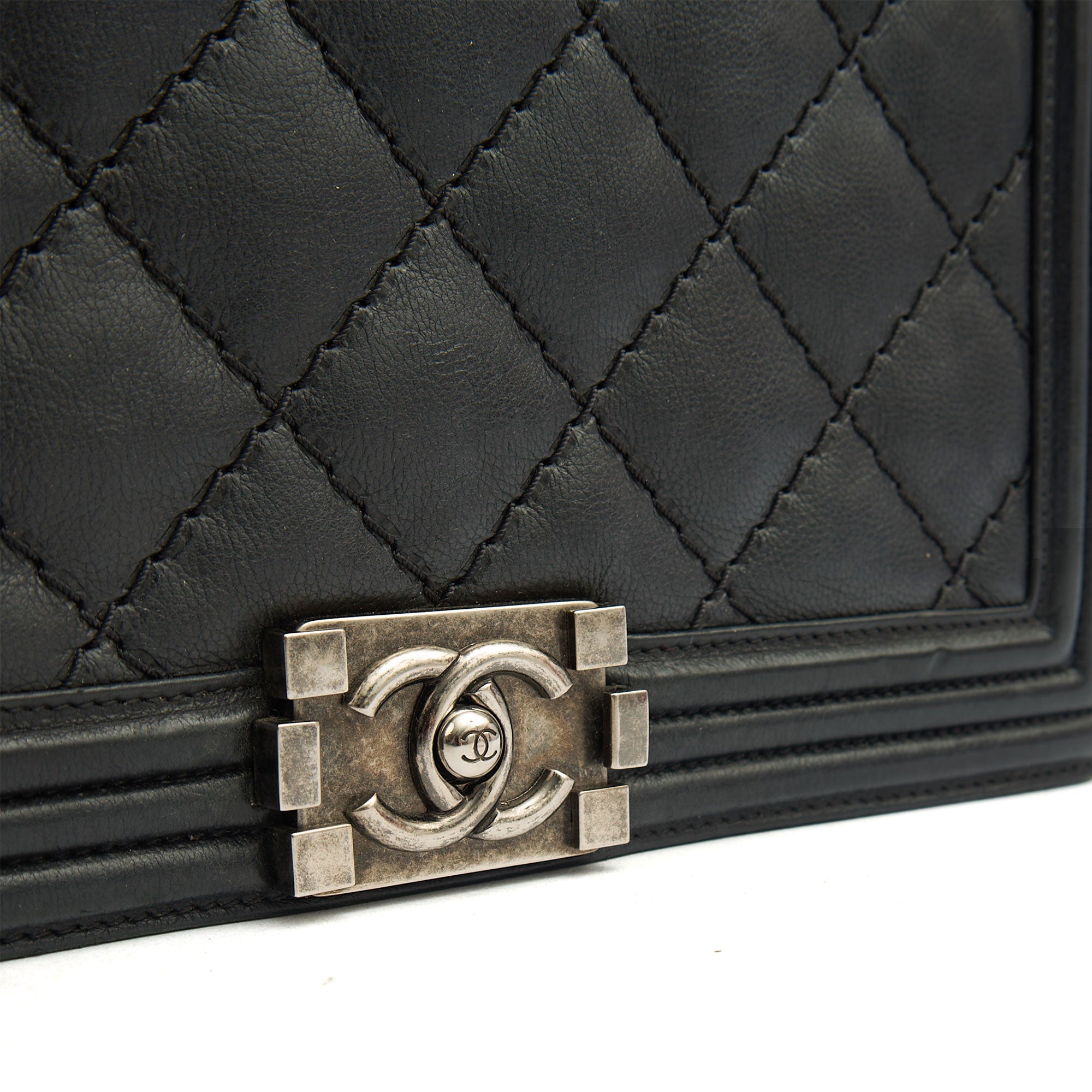 Chanel Shoulder Bag Boy - New Medium in Black, Calfskin Leather — Alternate View 15
