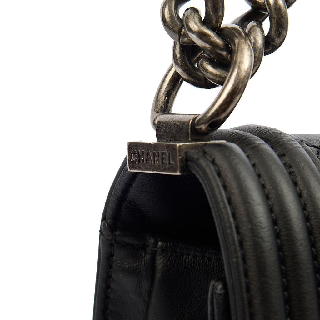 Chanel Shoulder Bag Boy - New Medium in Black — Alternate View 9