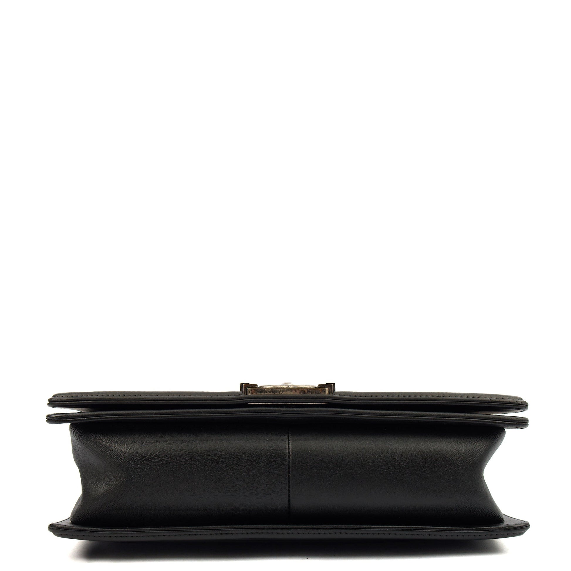 Chanel Shoulder Bag Boy - New Medium in Black — Detail View