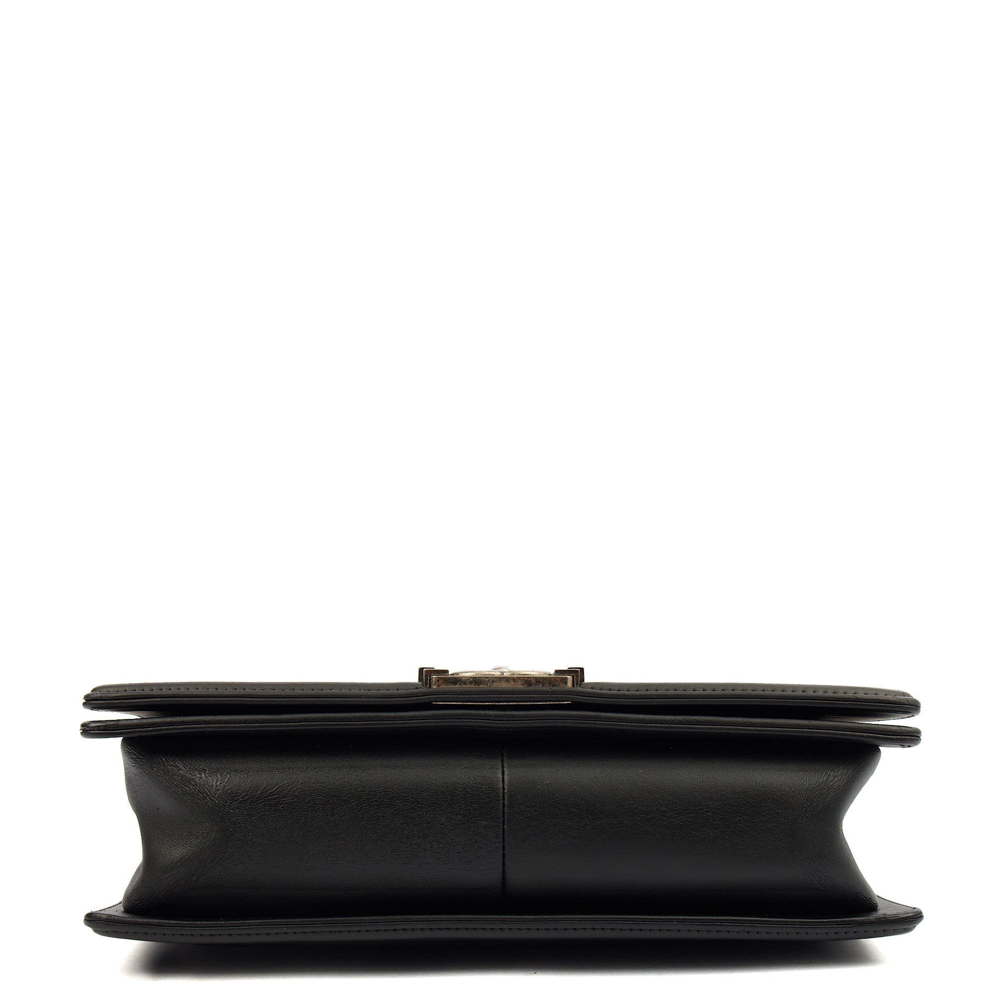 Chanel Shoulder Bag Boy - New Medium in Black — Detail View